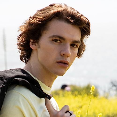 Joel Courtney
