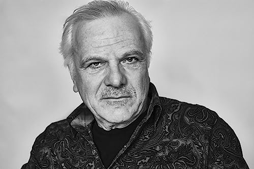 Bernhard Schütz
